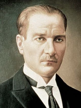 Мустафа Кемаль Ататюрк