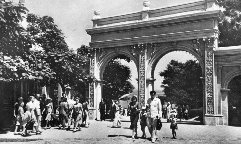 Арка входа на пляж Ланжерон после 1950
